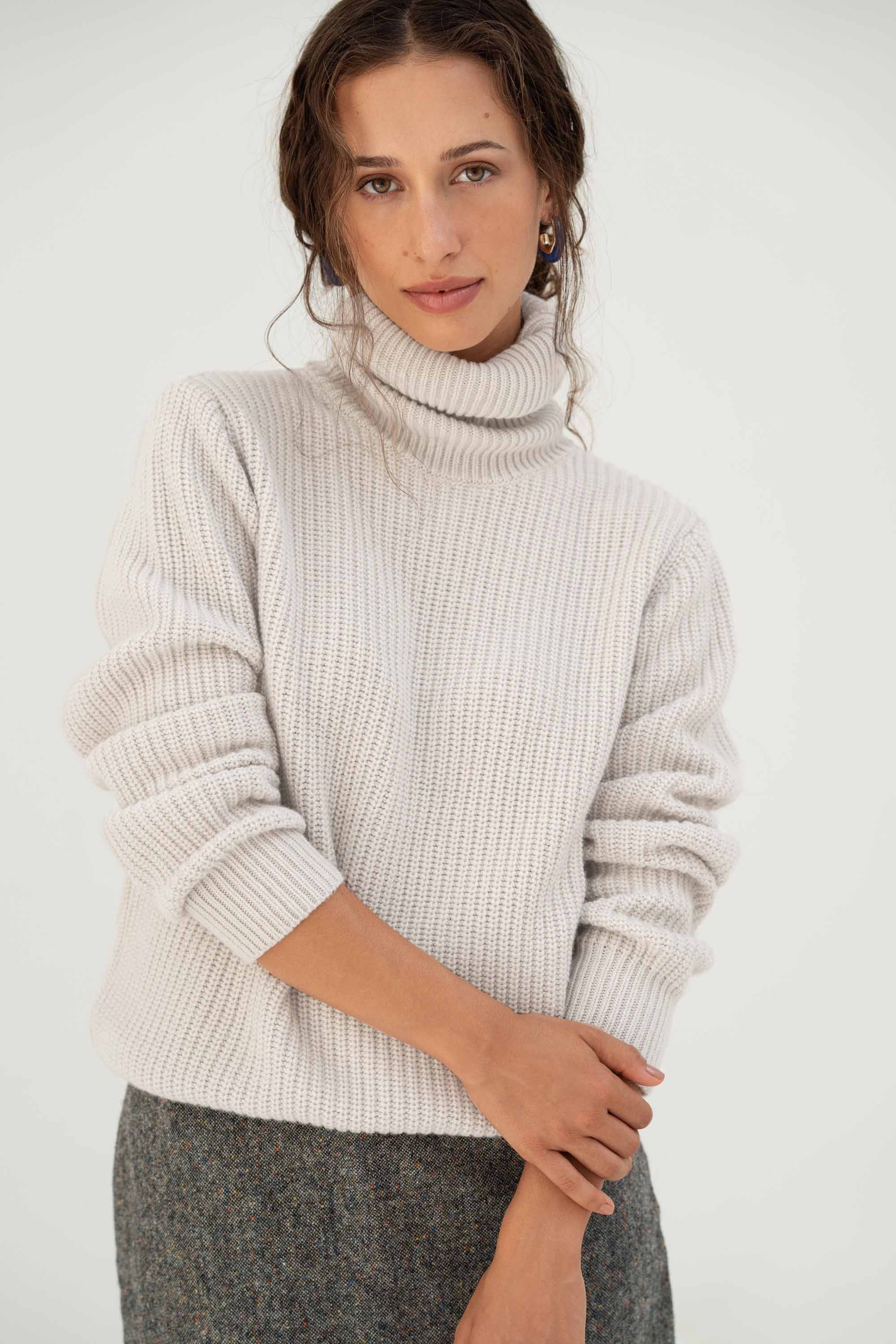 Chunky white turtleneck sweater hotsell