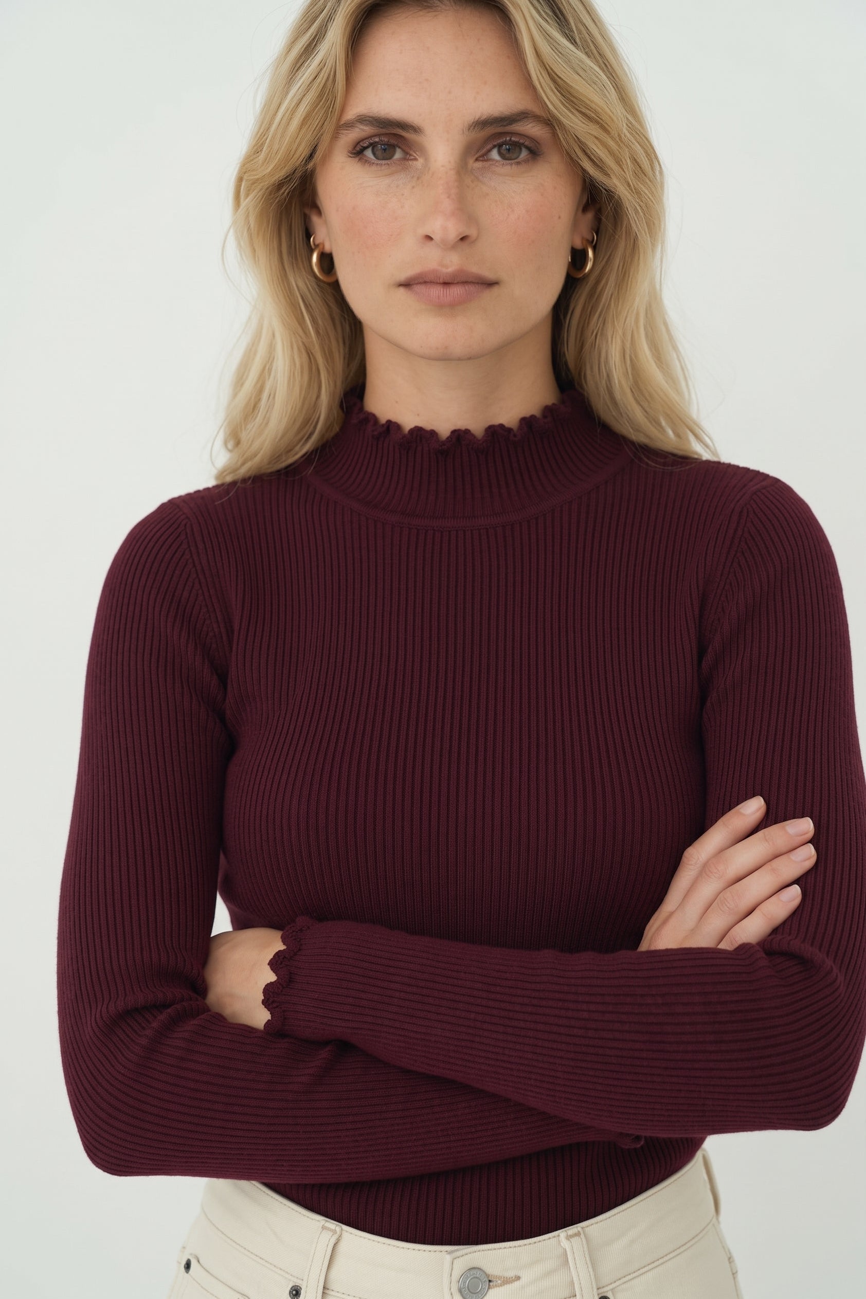 Ava Bordeaux Turtleneck - Näz-Sustainable Fashion Made in Portugal