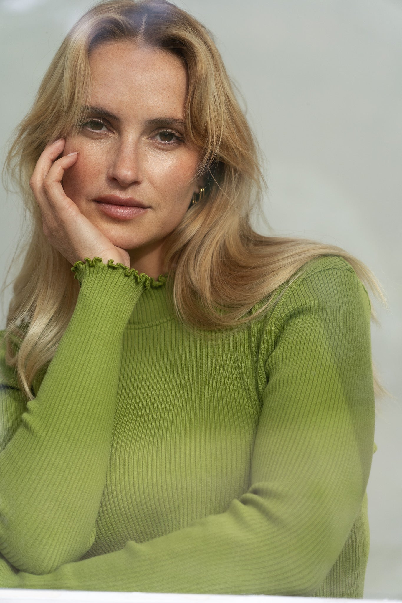 Ava Pistachio Turtleneck - Näz-Sustainable Fashion Made in Portugal