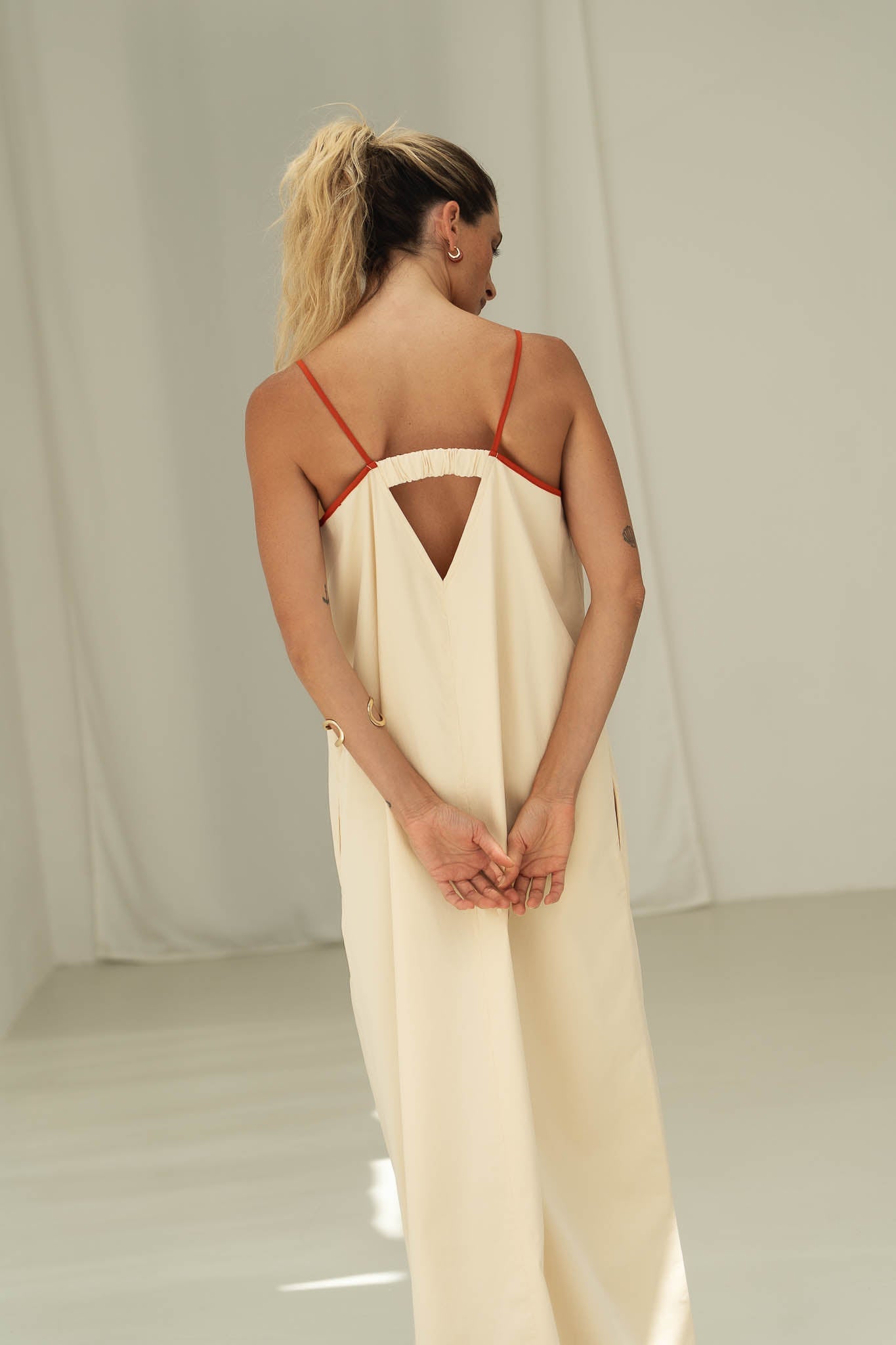 Eline Beige Frilled Dress - Näz - Sustainable Fashion Made in Portugal