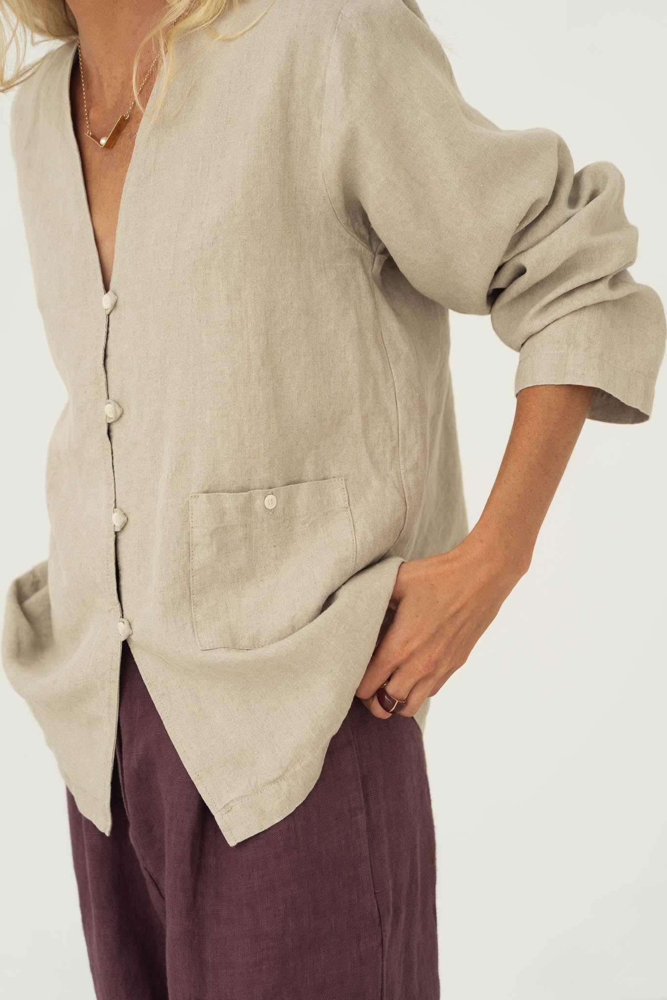 Emilia Beige Linen Shirt - Näz - Sustainable Fashion Made in Portugal