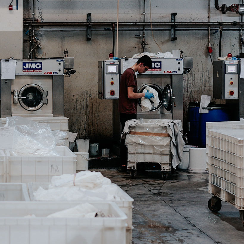 Meet Naz Factories. We pledge to work with local factories that highlight the craftmanship heritage in Portugal. 