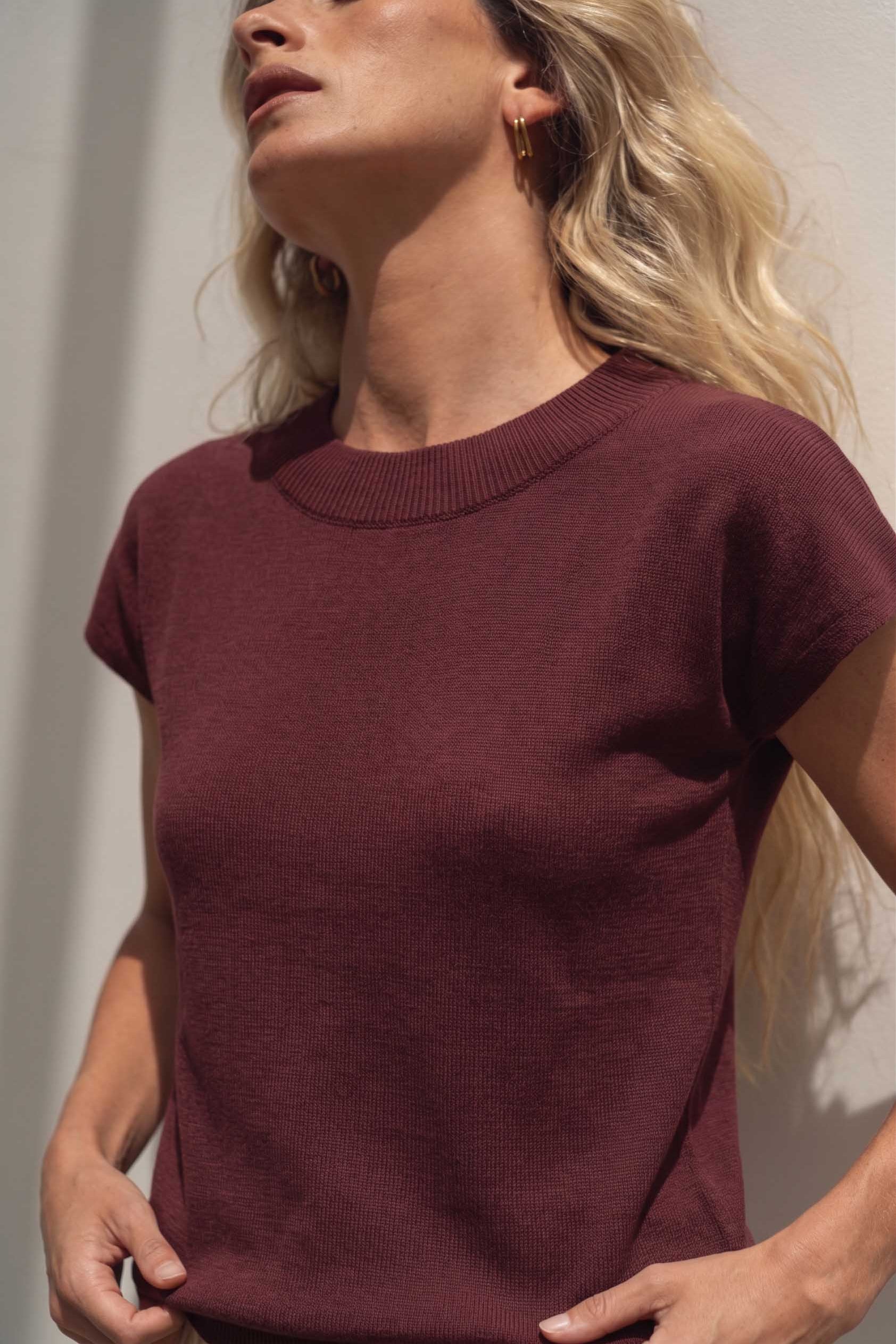 Lucia Brown Linen Knit T-shirt - Näz - Sustainable Fashion Made in Portugal