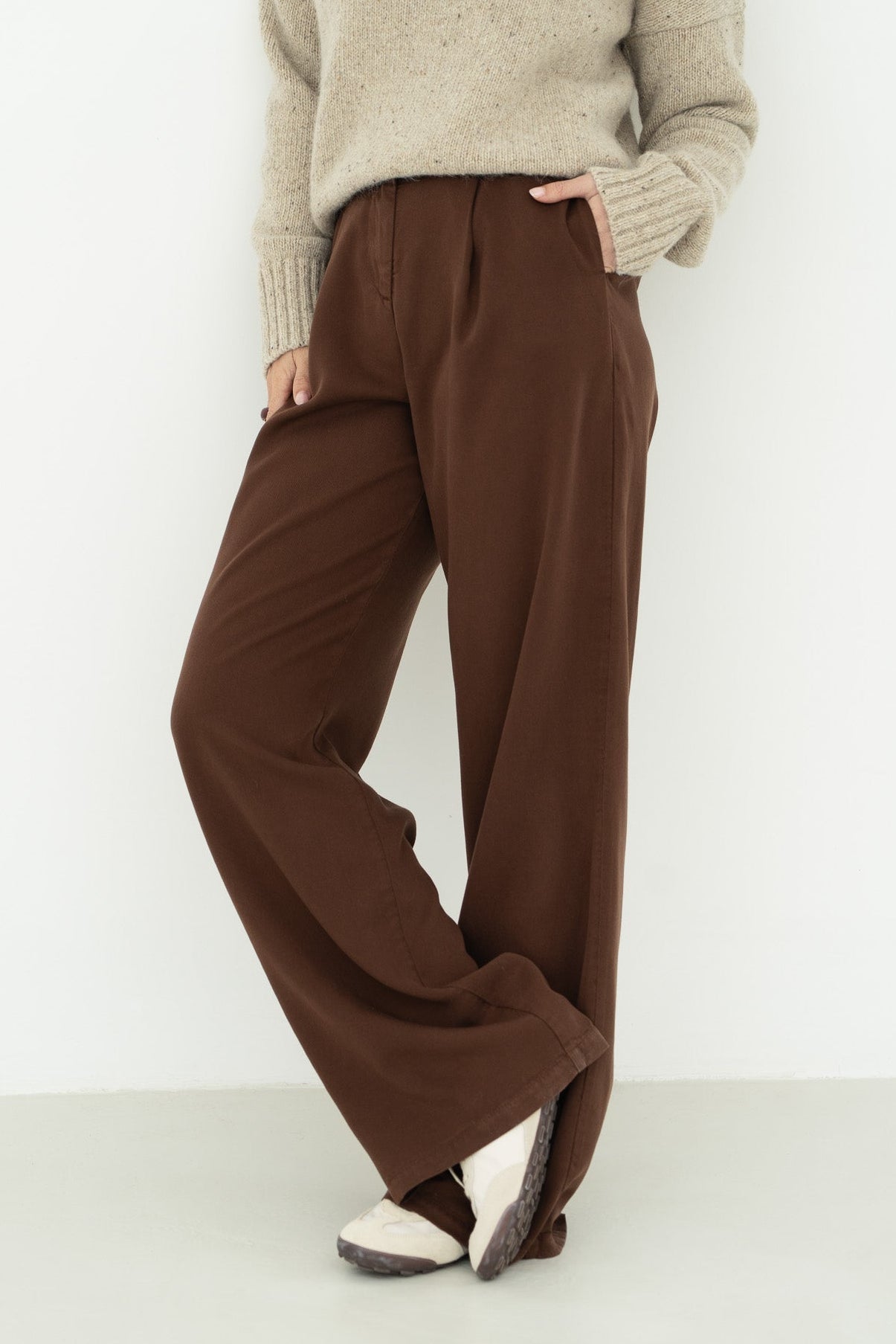 Mara Brown Tencel Trousers - Näz-Sustainable Fashion Made in Portugal