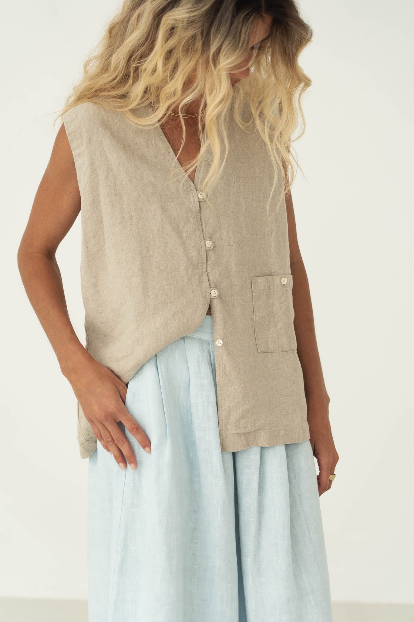 Mila Beige Linen Vest - Näz - Sustainable Fashion Made in Portugal