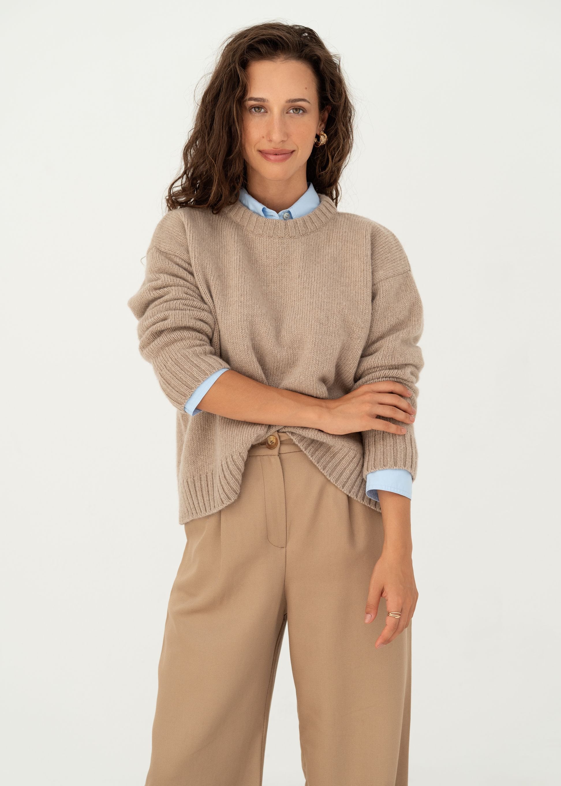 Naz women's alpaca and wool sweater made from 100% recycled fibers in beige. Made in Portugal.