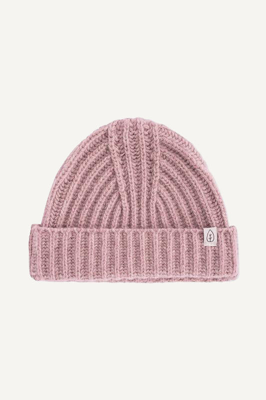 Eco-friendly winter warmth: Naz beanies for women in recycled wool.