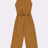 100% linen jumpsuit in rust with a relaxed cut and wide legs.features a round neck and a v-cut back with buttons for an easy dress and side pockets. With a detached belt that you can use for a more fitted look.